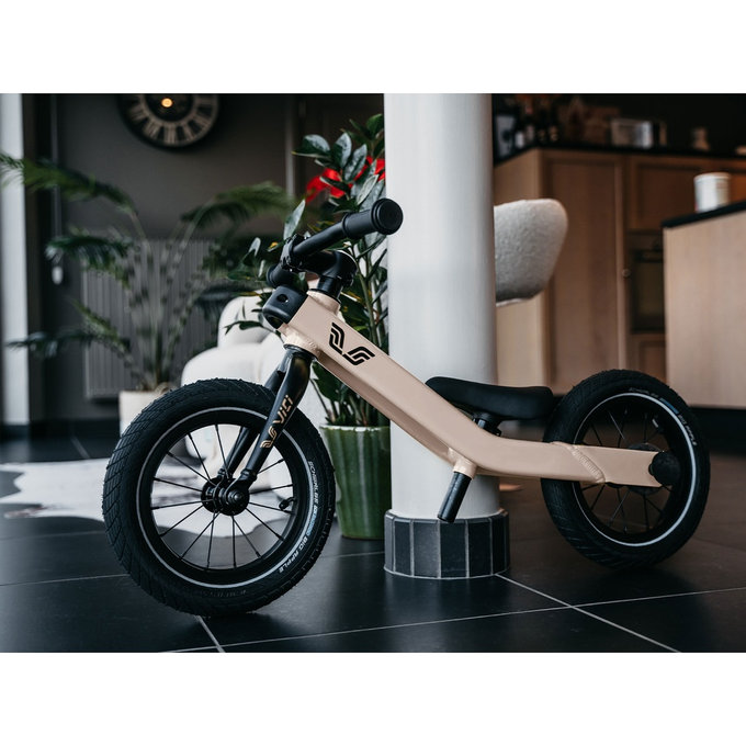 3-v-1 poganjalec/kolo za otroke od 1 do 5 let