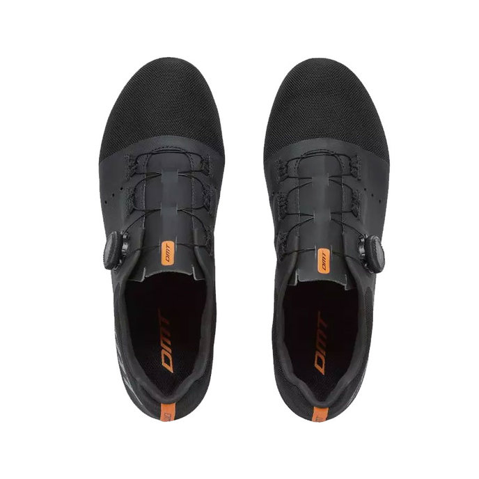 Cestni kolesarski čevlji s sistemom BOA DMT KR4 model 25