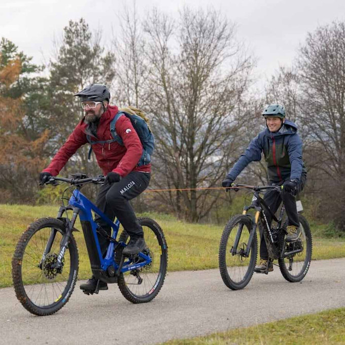 Samonavijalna vrv za vleko kolesa