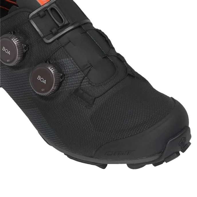 Kolesarski čevlji za MTB in gramoz s karbonskim podplatom DMT KM0 EVO