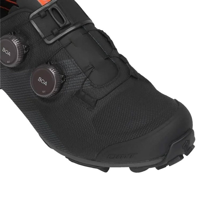 Kolesarski čevlji za MTB in gramoz s karbonskim podplatom DMT KM0 EVO