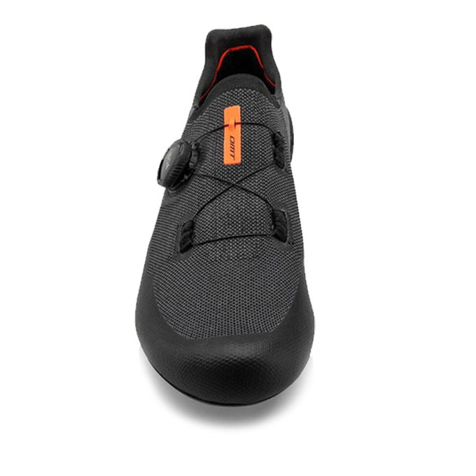 Cestni kolesarski čevlji s karbonskim podplatom in sistemom BOA DMT KR30