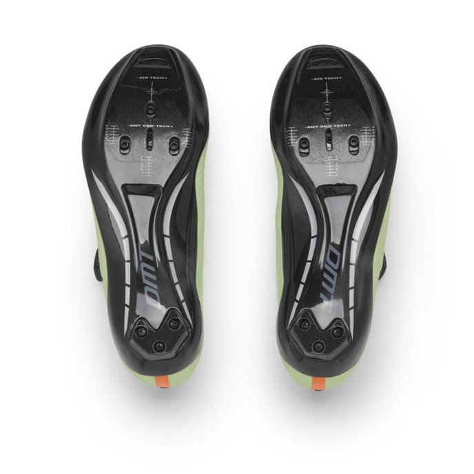 Cestni kolesarski čevlji s karbonskim podplatom in sistemom BOA DMT KR1