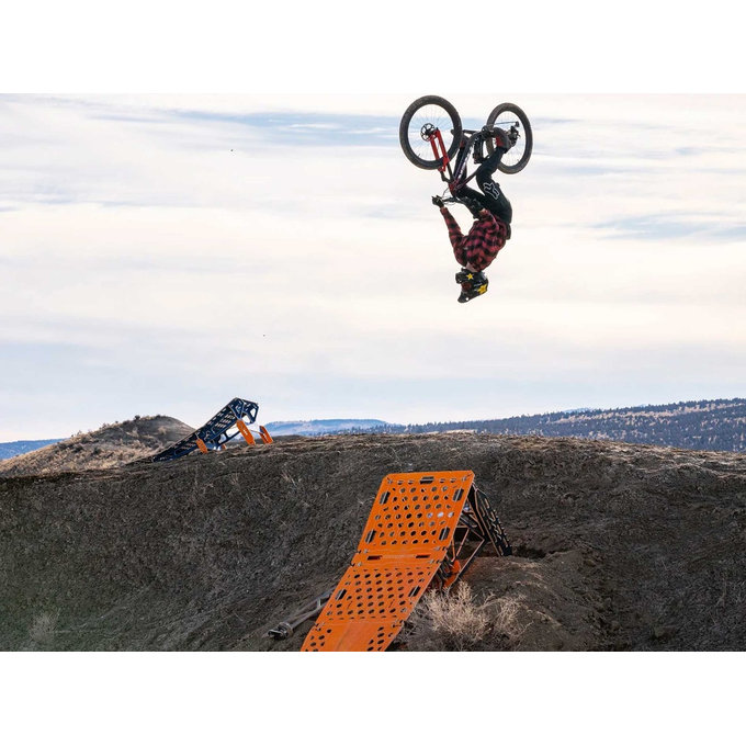 Prenosna skakalna rampa Area 51