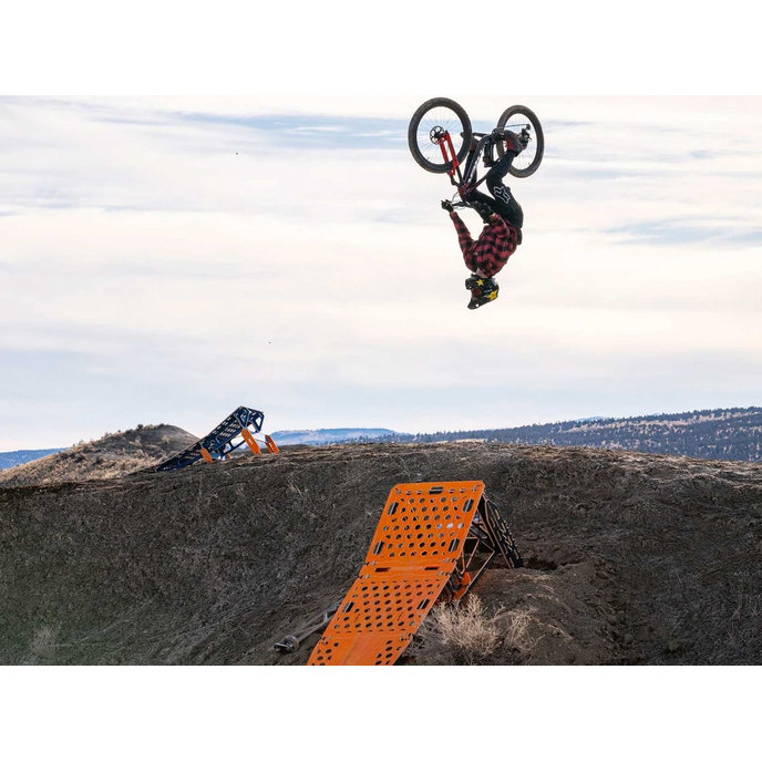 Prenosna skakalna rampa Area 51