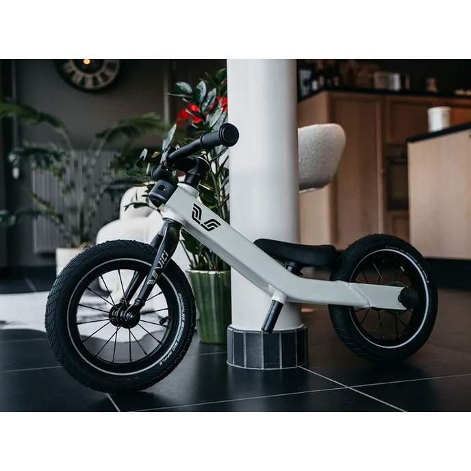 3-v-1 poganjalec/kolo za otroke od 1 do 5 let