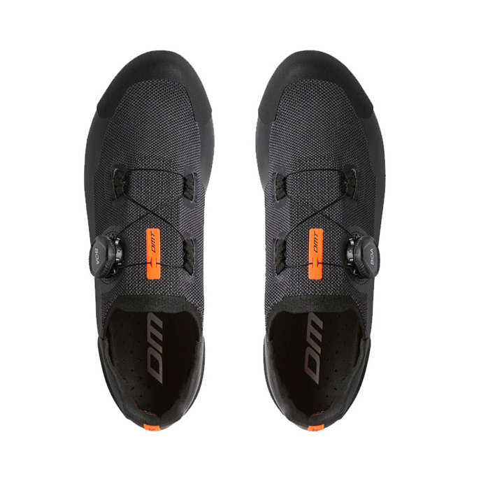Gorsko kolesarski čevlji s karbonskim podplatom in sistemom BOA DMT KM30