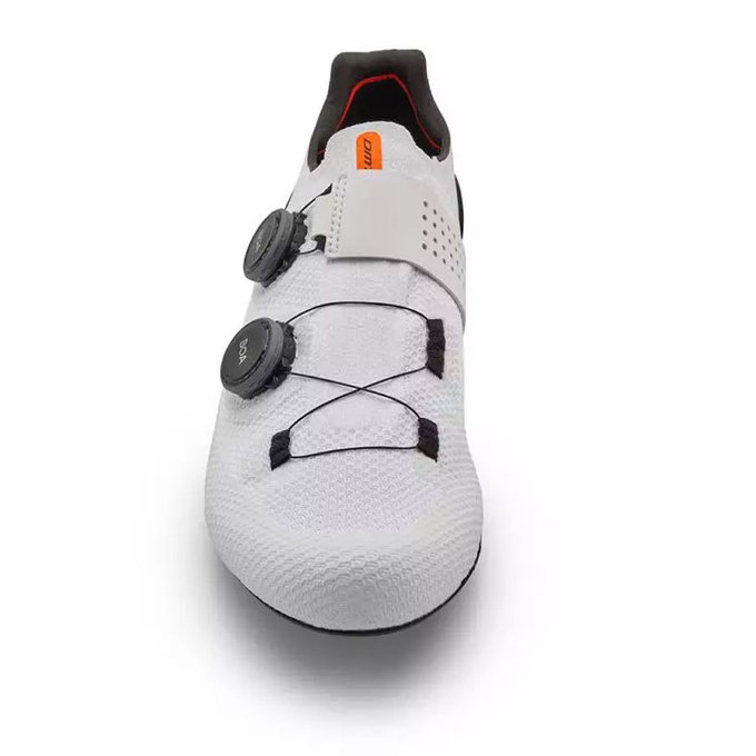 Cestni kolesarski čevlji s karbonskim podplatom in sistemom BOA DMT SH10