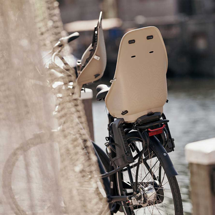Zadnji sedež Ta-ke z adapterjem za nosilec za kolesa
