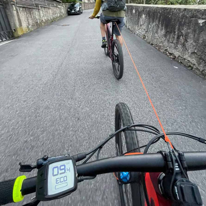 Samonavijalna vrv za vleko kolesa