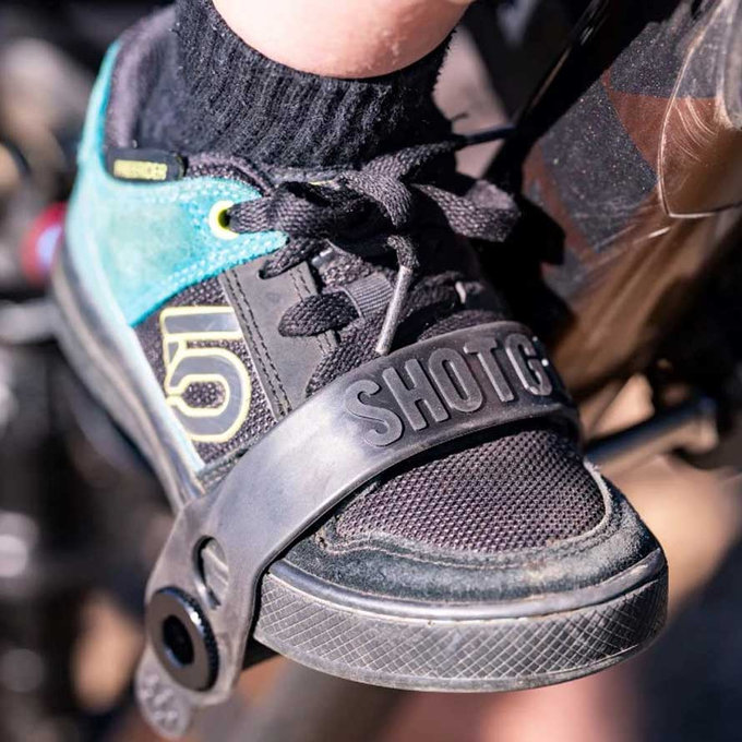 Gumijasti trakovi za stopalke - par