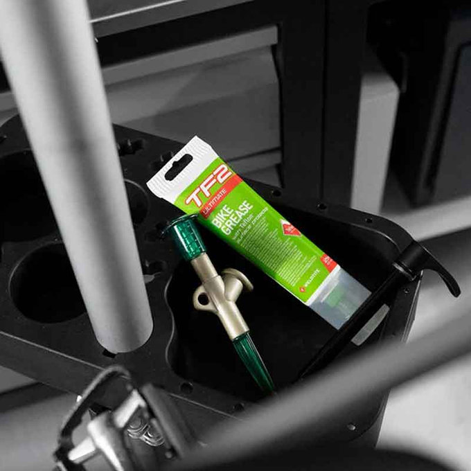 Pištola za polnjenje + TF2 mast 125 ml