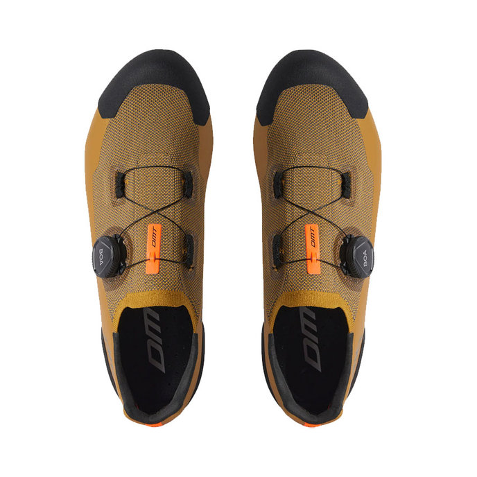 Gorsko kolesarski čevlji s karbonskim podplatom in sistemom BOA DMT KM30