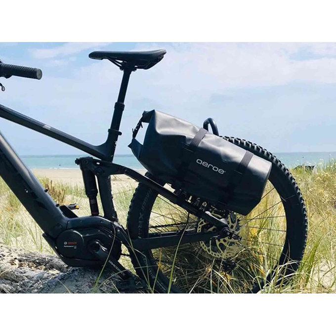 Nepremočljiva vreča črna - 12l