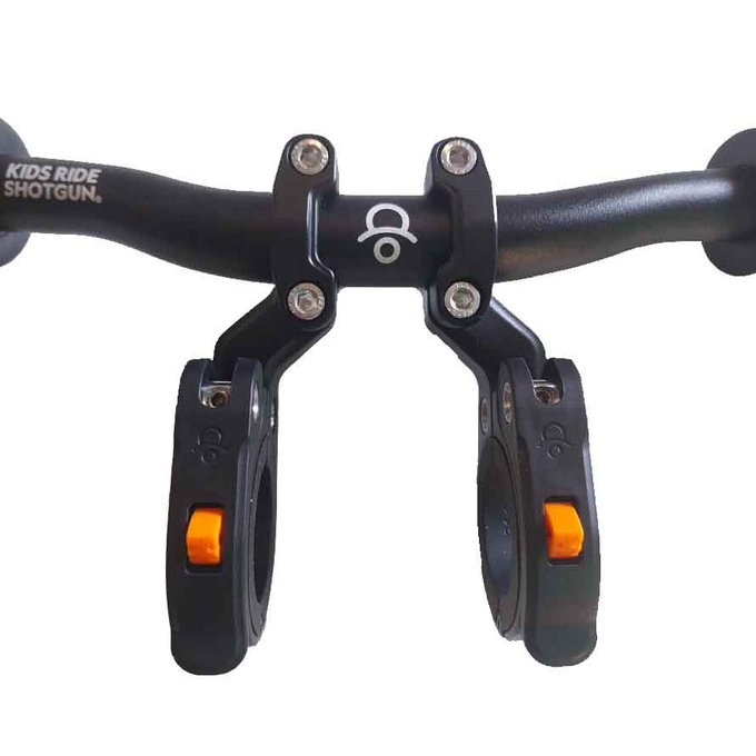 Par objemk za sprednje krmilo